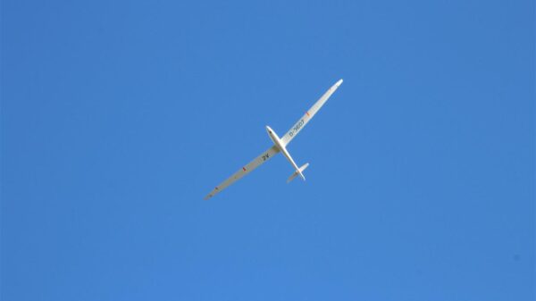 Imaginez survoler des sites emblématiques, des côtes et des paysages champêtres, non pas à bord d'un avion de ligne, mais dans un petit avion privé piloté par un pilote local. C'est précisément ce que propose Wingly : une plateforme unique qui met en relation des passagers et des pilotes certifiés pour des expériences de vol inoubliables.