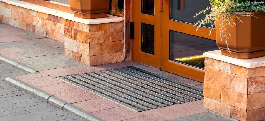 Aluminiowe wycieraczki systemowe: czystość, bezpieczeństwo i stylowy design - Blog