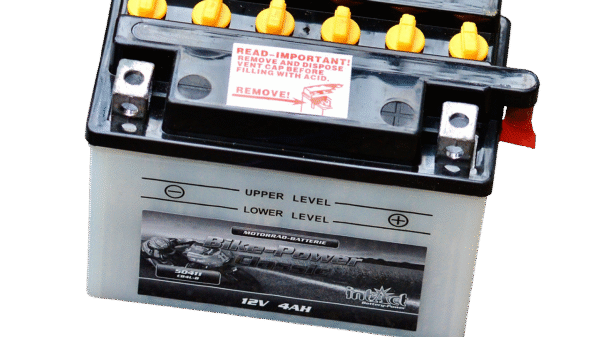 EcoFlow has become one of the most recognizable names in portable energy—not because it sells “big batteries,” but because it sells freedom from power anxiety. Whether you’re dealing with a blackout at home, setting up a camping base, working remotely outdoors, or living the van/RV life, EcoFlow’s portable power stations aim to make electricity clean, quiet, fast to recharge, and simple to manage. Over the last two years, the brand has expanded aggressively with new RIVER and DELTA generations, positioning itself as a bridge between everyday users and whole-home backup solutions.