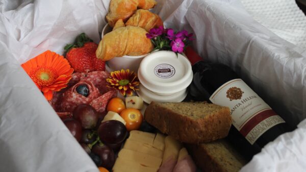 When it comes to thoughtful gifting or indulging in gourmet treats, few things match the charm of a beautifully curated cheese hamper. Pong Cheese has redefined the art of cheese gifting with its exceptional range of artisan cheese gift boxes bringing together quality, creativity, and a passion for fine flavors. Whether you’re celebrating a special moment or simply treating yourself, Pong Cheese offers an experience that goes far beyond the ordinary.