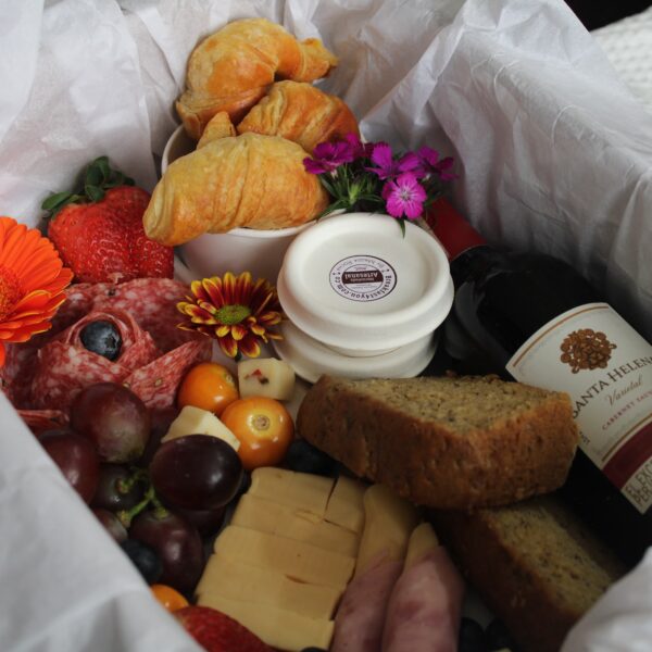 When it comes to thoughtful gifting or indulging in gourmet treats, few things match the charm of a beautifully curated cheese hamper. Pong Cheese has redefined the art of cheese gifting with its exceptional range of artisan cheese gift boxes bringing together quality, creativity, and a passion for fine flavors. Whether you’re celebrating a special moment or simply treating yourself, Pong Cheese offers an experience that goes far beyond the ordinary.