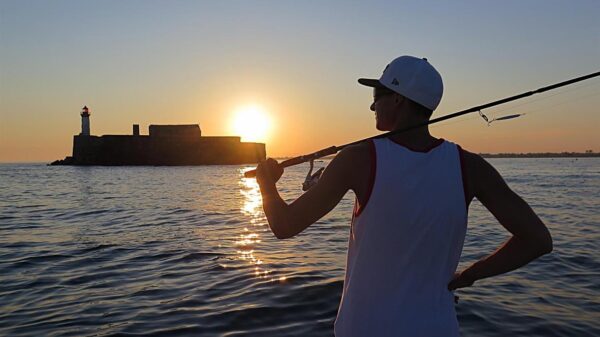 In the UK, fishing is less a hobby and more a lifestyle. Whether you’re stalking carp at dawn, chucking feeders on a river, spinning for predators, or braving the seafront with beachcasters, your day lives or dies by your gear. That’s why anglers gravitate toward retailers who get it. Fishing Tackle and Bait (fishingtackleandbait.co.uk) has become one of those trusted names—an independently owned UK tackle business that blends the knowledge of a long-running shop with the scale of a modern online warehouse.