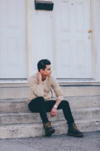 Founded in 1996, Duck and Cover has built a reputation for combining classic clothing styles with modern design and innovative materials. The brand takes inspiration from technical fabrics, workwear details, and sportswear influences, creating collections that are both stylish and functional. Duck and Cover’s philosophy focuses on reinterpreting traditional menswear by giving it a contemporary twist. This approach has made the brand popular among men looking for casual clothing that blends comfort, durability, and modern style.