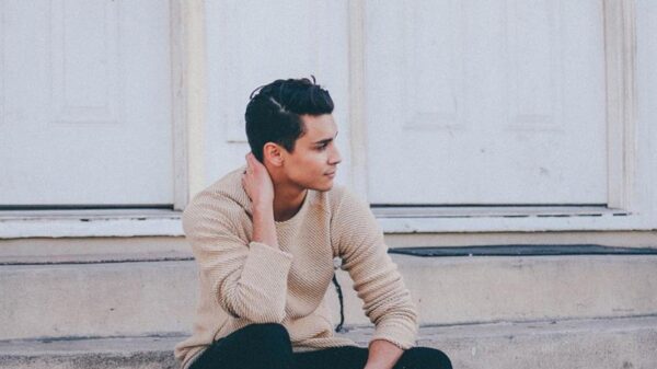 Founded in 1996, Duck and Cover has built a reputation for combining classic clothing styles with modern design and innovative materials. The brand takes inspiration from technical fabrics, workwear details, and sportswear influences, creating collections that are both stylish and functional. Duck and Cover’s philosophy focuses on reinterpreting traditional menswear by giving it a contemporary twist. This approach has made the brand popular among men looking for casual clothing that blends comfort, durability, and modern style.