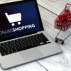 Mode ist mehr als nur Kleidung – sie ist ein Ausdruck unserer Persönlichkeit, unseres Stils und unserer Werte. Zeeman.com versteht diese tiefe Verbindung zwischen Menschen und ihrer Garderobe und hat sich zum Ziel gesetzt, hochwertige, trendige und erschwingliche Mode für jeden bereitzustellen. Mit Jahren der Erfahrung in der Modebranche bietet Zeeman.com eine beeindruckende Auswahl an Kleidung, Schuhen und Accessoires für Männer, Frauen und Kinder. Das Unternehmen kombiniert europäische Designtrends mit praktischer Funktionalität und bietet dabei Preise, die wirklich für jedermann zugänglich sind. Die Philosophie von Zeeman.com basiert darauf, dass qualitativ hochwertige Mode nicht teuer sein muss. Jedes Kleidungsstück wurde sorgfältig ausgewählt, um Langlebigkeit, Komfort und Stil zu garantieren, ohne dabei den Geldbeutel zu belasten. Mit einer benutzerfreundlichen Online-Plattform und schnellem Versand in ganz Europa hat sich Zeeman.com als vertrauenswürdiger Partner für Millionen von Modebewussten etabliert.